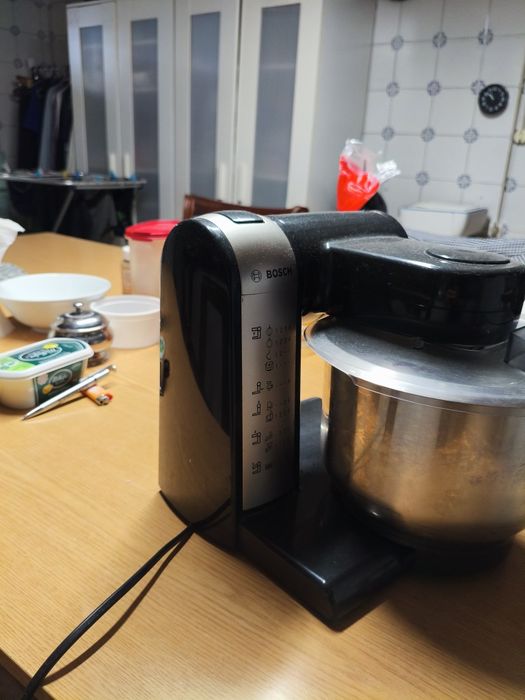 Robô de cozinha para fazer bolos  bosch