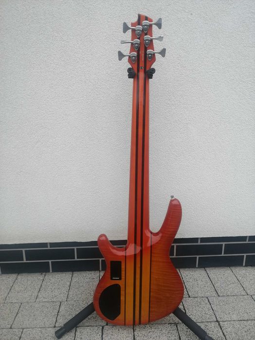 Cort A6. Gitara basowa sześciostrunowa.