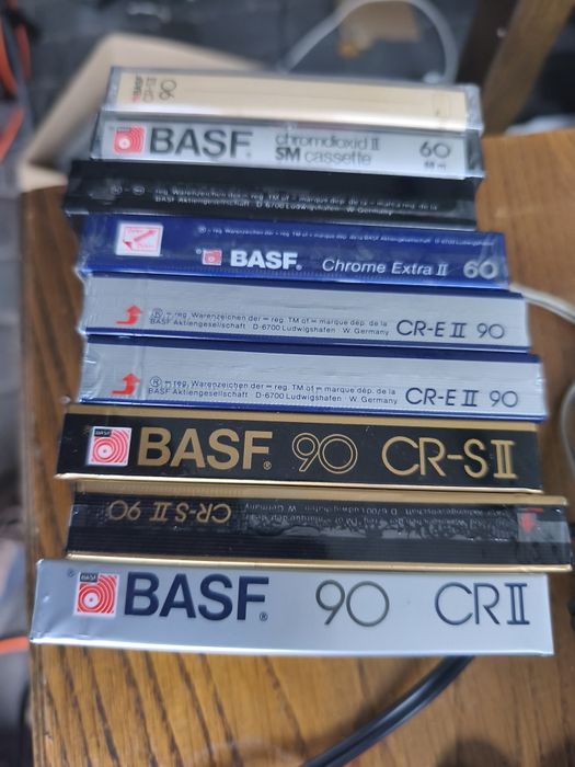 Kasety magnetofonowe w folii