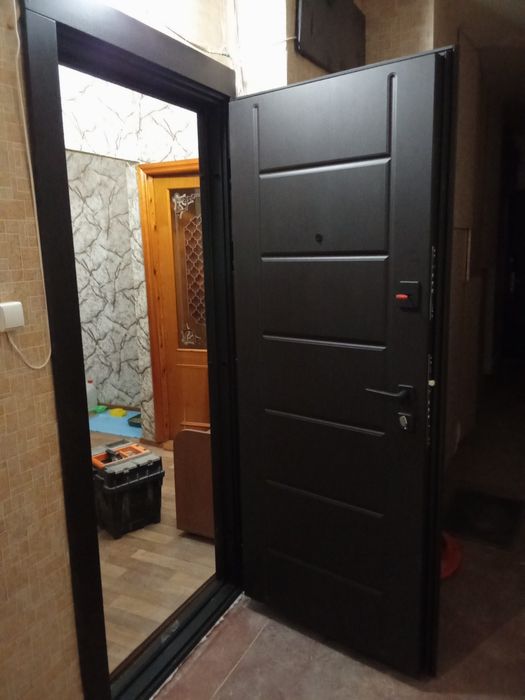 двері під ключ вхідні двері монтаж продаж доставка консультування двері вхідні з монтажем двері металеві зі складу з якісним безкоштовним монтажем