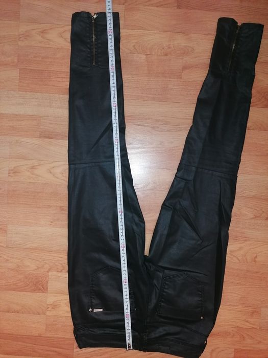 Spodnie woskowane Bereshka super skinny róż. 36czarne