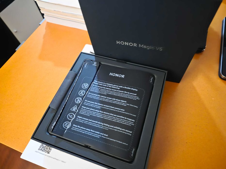 Honor Magic V5 + Extras