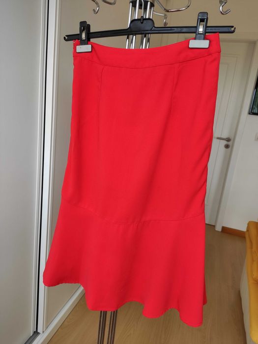 Saia vermelha da Anne Weyburn