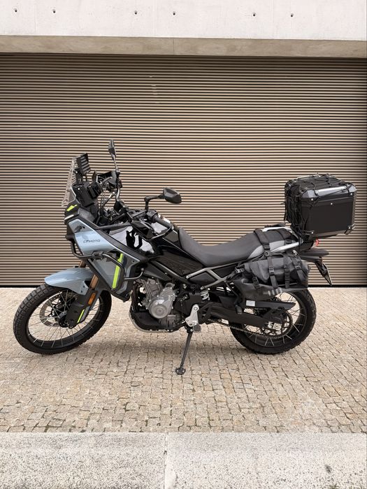 CFMOTO 450MT | 07/2024 | 4.025 km | Equipada