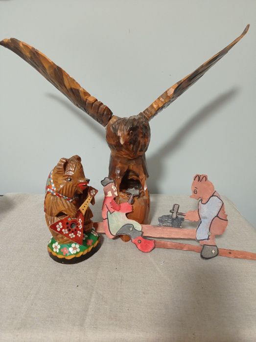 Сувениры деревянные. Орёл, Медведь с балалайкой