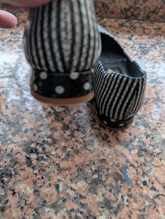 Sapatos tipo sabrinas