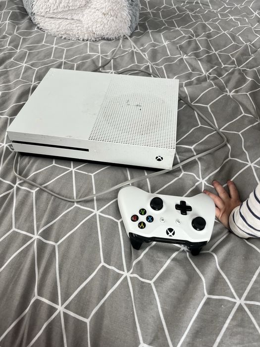 продам Xbox one s