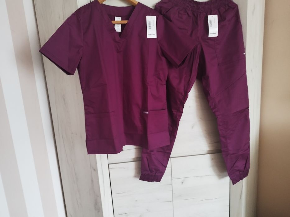 Zestaw medyczny nowy z metką 40 uniformix wino