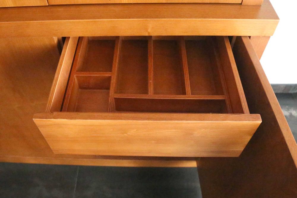 Móvel Sala com portas de vidro