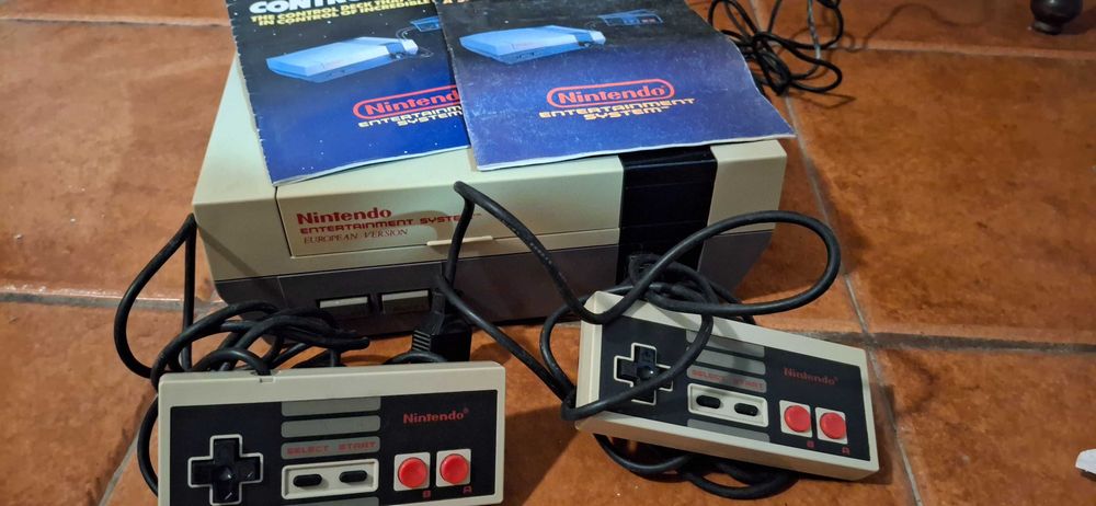 Nintendo NES Original PAL-B + 9 Jogos Completos Caixa/Manual + Manual PT