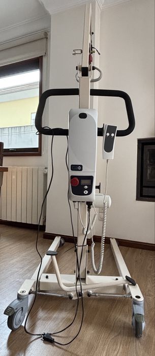 Grua / Elevador de transferencia Homero Sensicare + Arnês + Pega