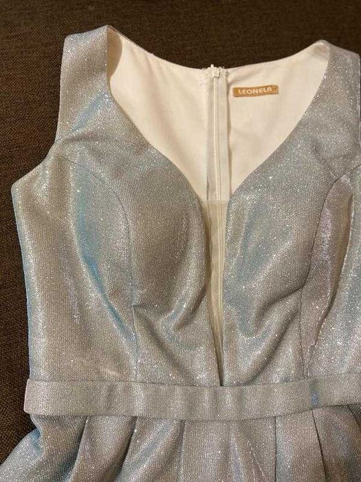 Жіноча святкова сукня міді