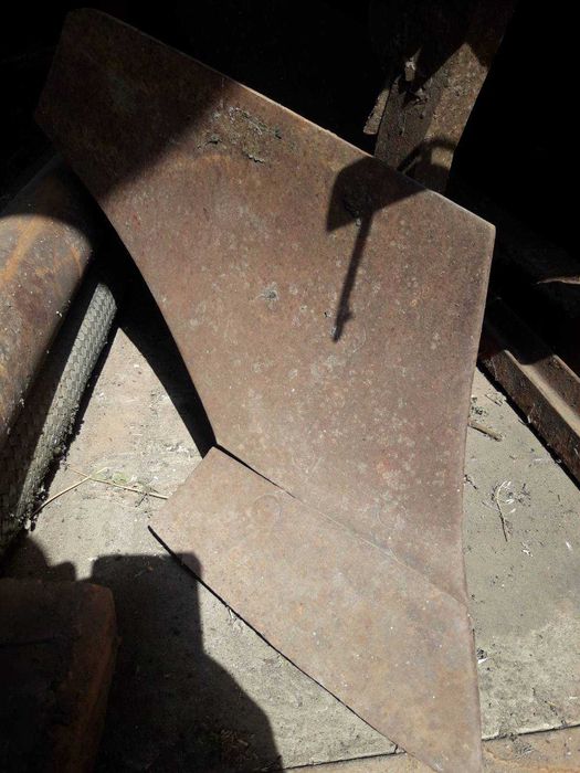 Плуг до трактора