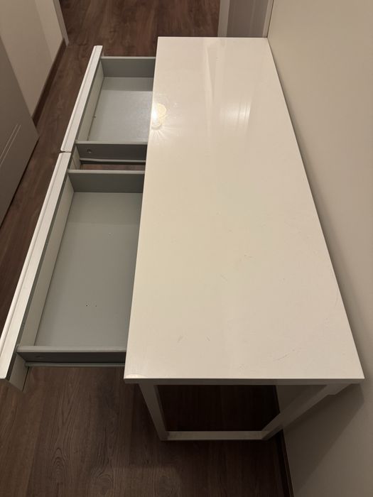 Biurko białe 120x40 cm.
