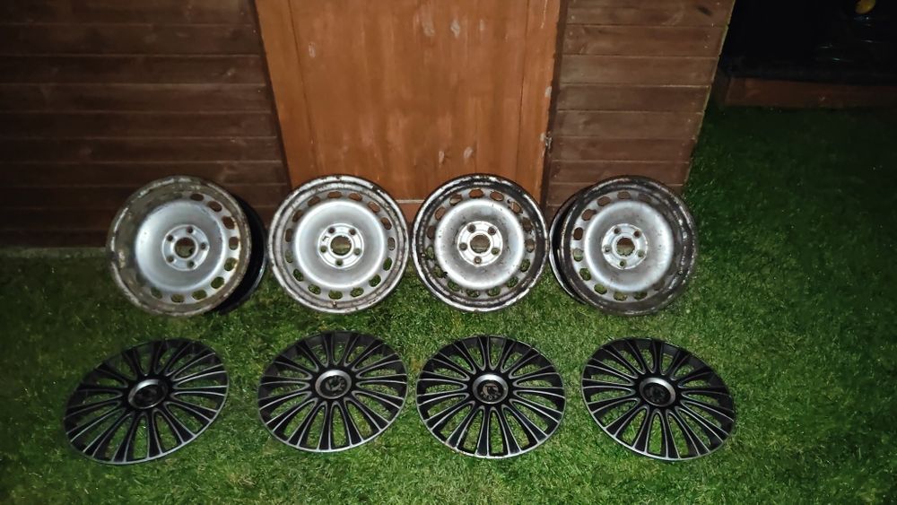 4szt Felgi stalowe VW Skoda 5x112, 7Jx16" ET42 otw. 57,1mm + kołpaki