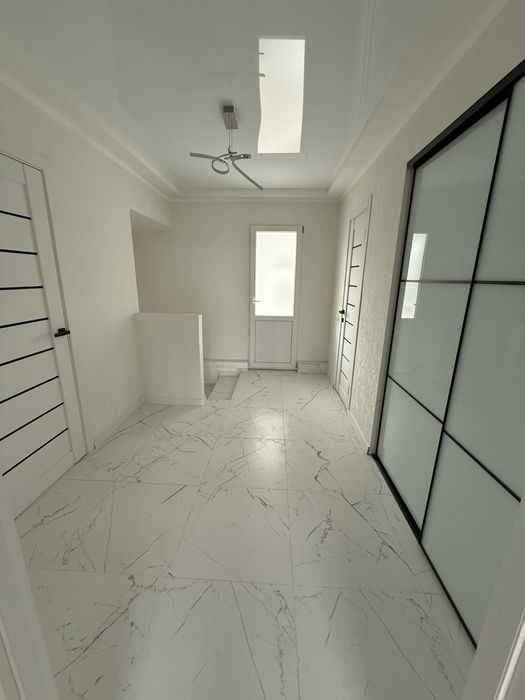 Продам новий будинок з ремонтом !!