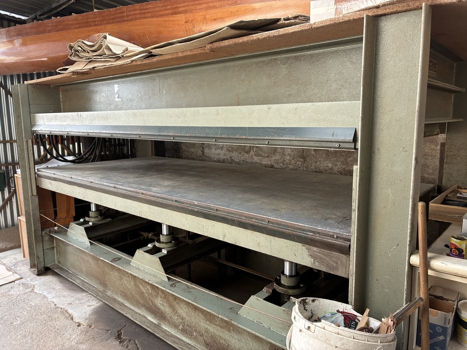 Banco de carpinteiro tenho 10 maquinas para venda