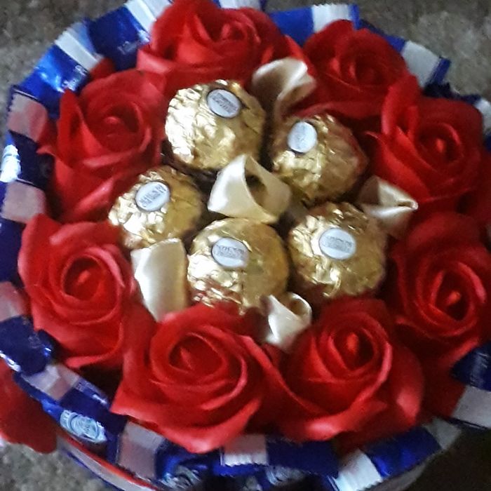 Подарункові бокси,букети