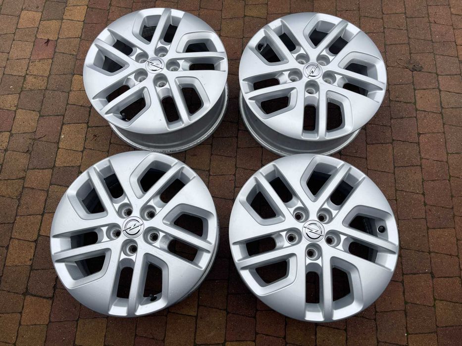 3977. Alufelgi 17" Vivaro B Trafic oryginalne 5x114.3 6J ET50 czujniki