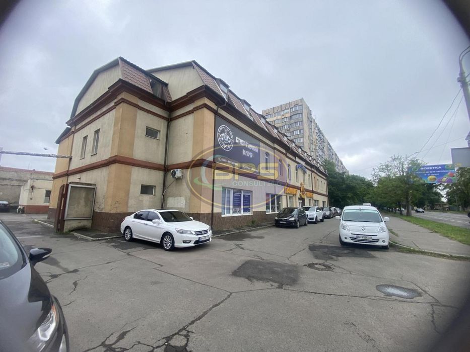 Продам рабочий торгово-офисный центр