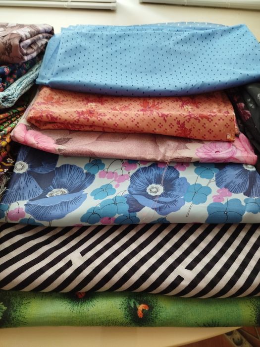 Відріз тканин радянського періоду: байка, котон, штучний шовк, шифон