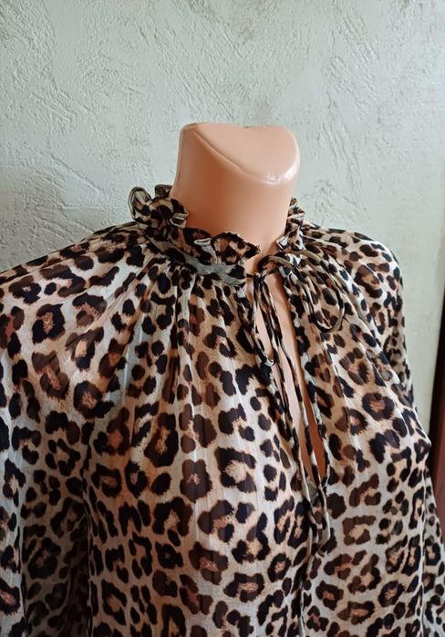 Brązowa elegancka bluzka w panterkę z szerokimi rękawami H&M