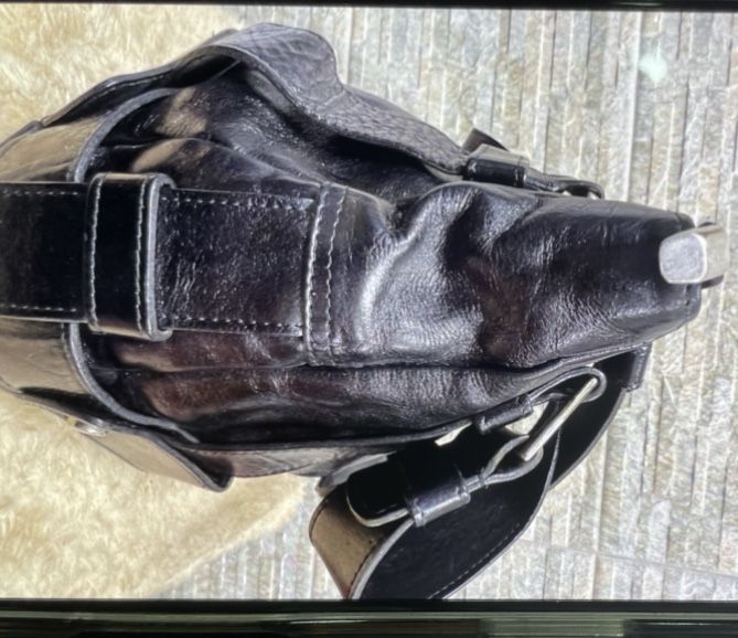 Красивая кожаная сумка