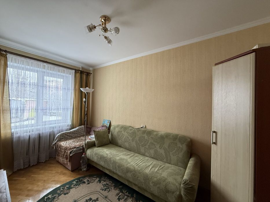 Продаж 4-кімнатної квартири вул Київська