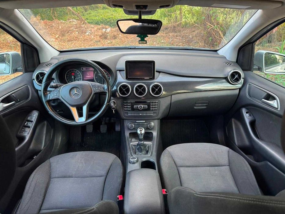 Mercedes  B klasa 1.8cdi  Posiadam  inne  auta  z  włoch  całe  i uszkodzone