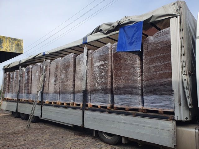 Kora sosnowa, różne frakcje kompostowa, segregowana