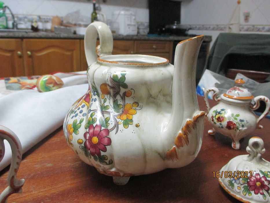 3 peças de louça - 2 ceramica Fiorentina + outra