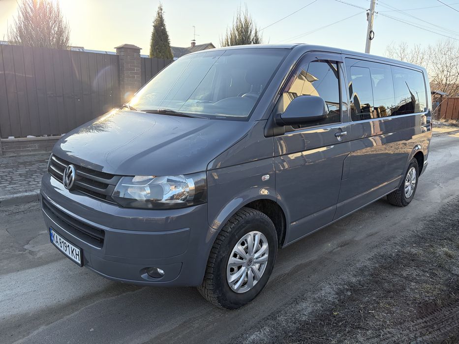 Авто Volkswagen Caravelle 2011 рік 2.0 Газ/Бенз