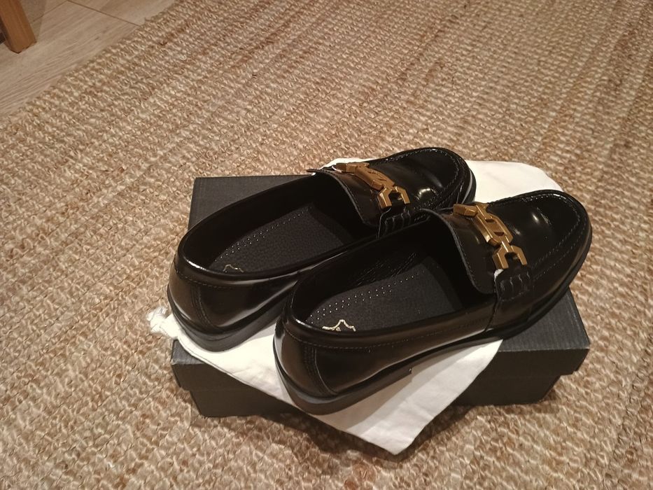 Mokasyny z lakierowanej skóry Massimo Dutti