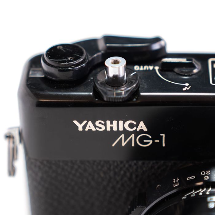 Câmara Analógica Yashica MG-1