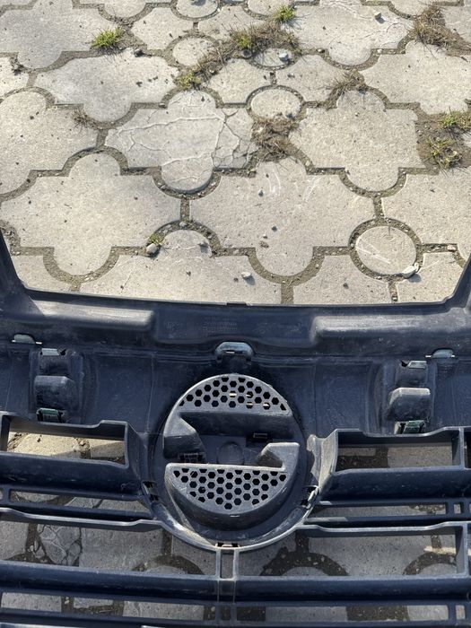 Решітка передня Опель Мовано Opel Movano решотка