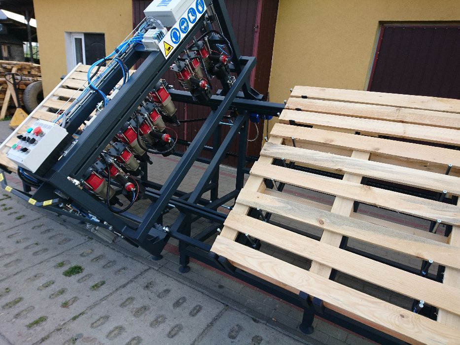 Zbijarka do Palet Forest PT 4000 stół, linia automatyczna Nowa.