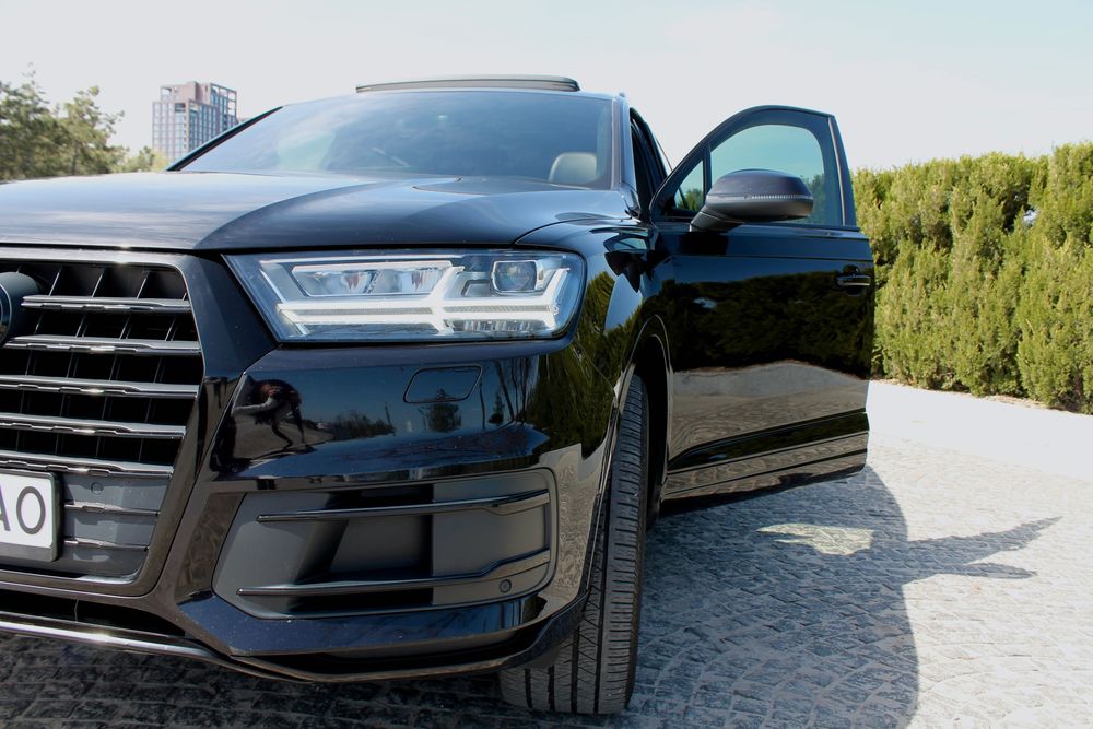 Продам автомобіль Audi Q7 2019 року