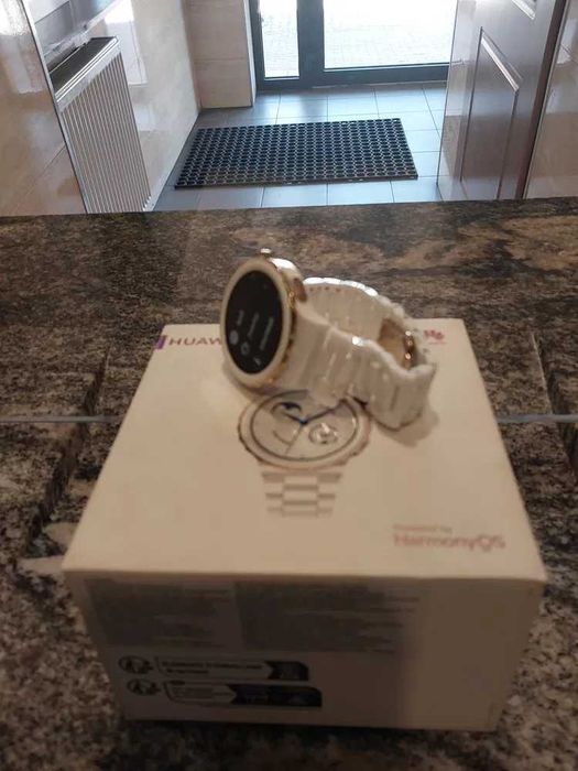 (401/26) Smartwatch Huawei 3 Pro