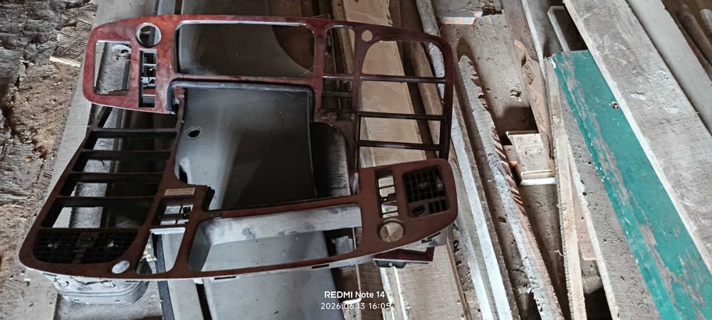 Запчастини Saab 9000