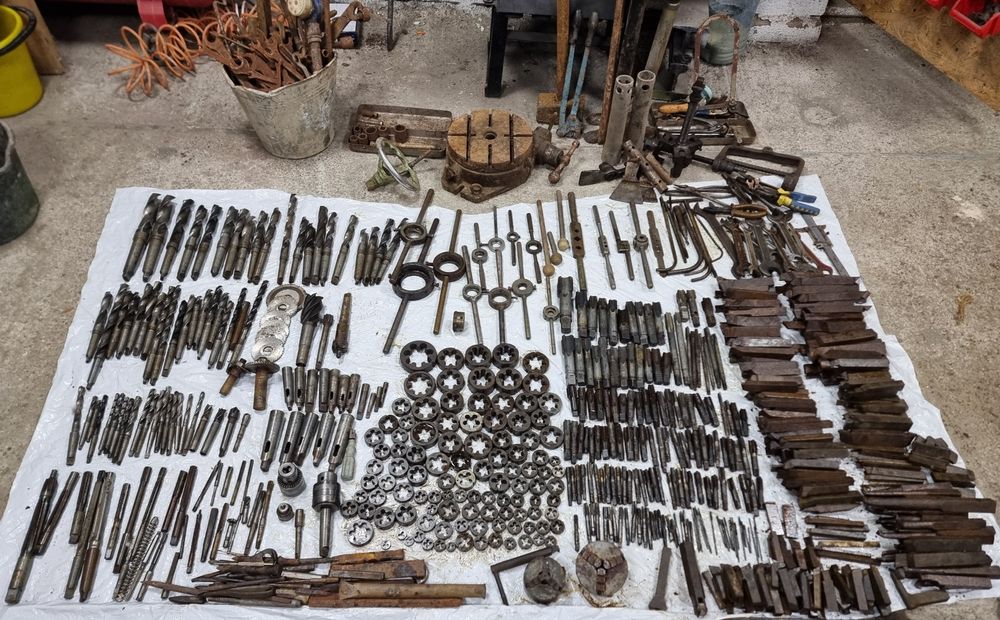 Токарні різці,мечики,лерки,плашки,Сверла,розвертки,патрони