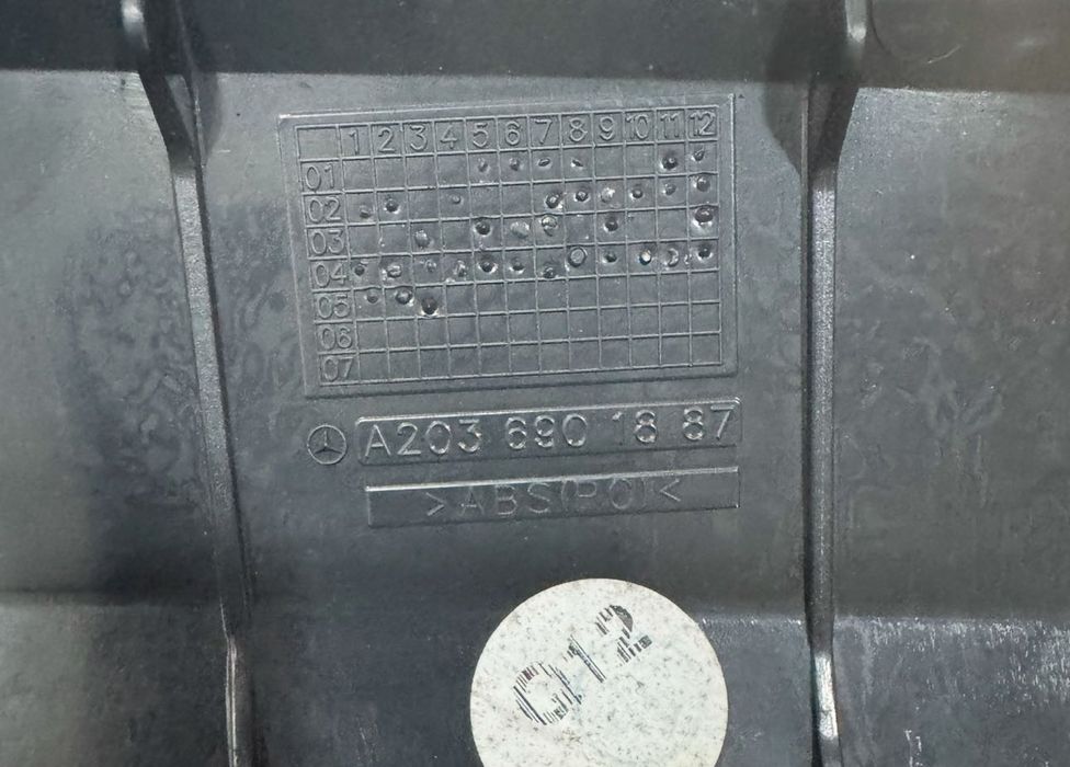 Acabamento de Mala Mercedes C Class W203