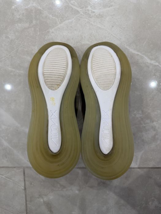 Кросівки Nike Air Max 720 (EUR 38.5)