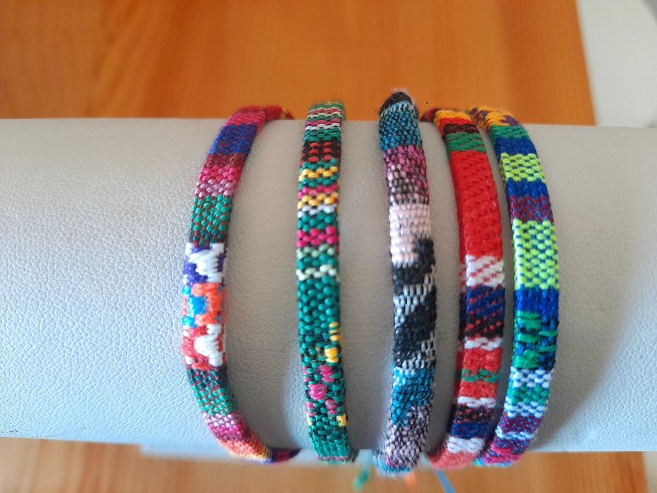 Pulseiras de senhora novas