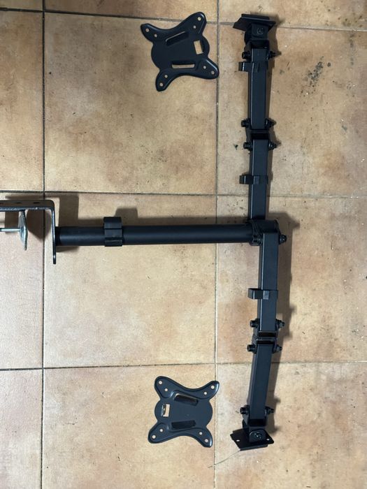 Suporte para monitores de secretária
