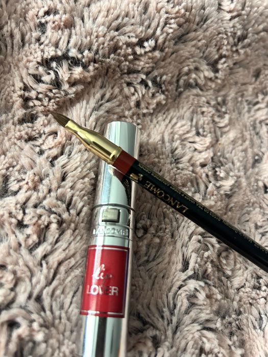 Zestaw Błyszczyk czerwony lancome oraz konturowka lancome
