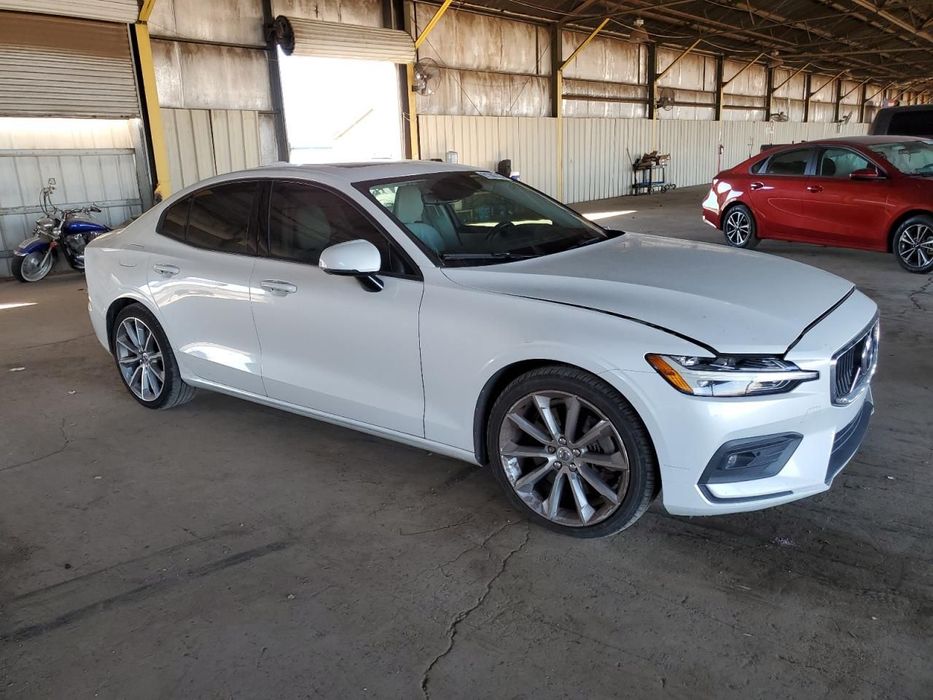 Volvo S60 Volvo S60 T6 Momentum AWD 4x4 2.0 piękny biały kolor