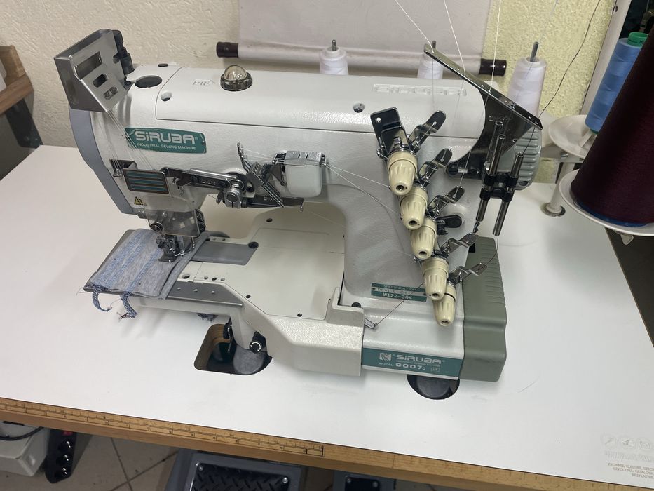 Maszyna do szycia renderka SIRUBA C007j servo
