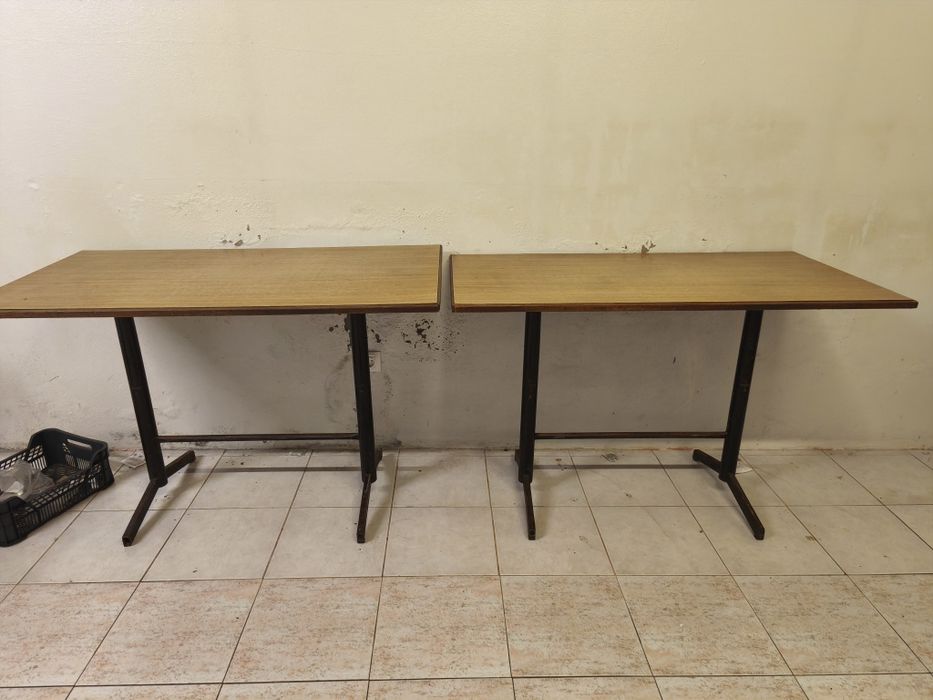 2 mesas/ mesa de apoio/secretarias/móvel de apoio