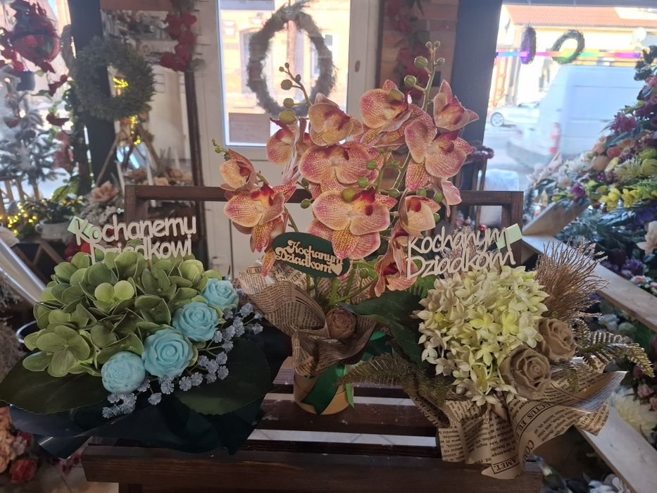 Kwiaciarnia Prezenty na Dzien Babci I Dziadka