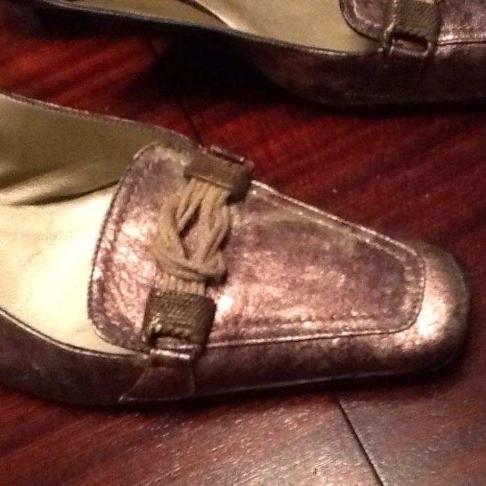 sapatos pele bronze
